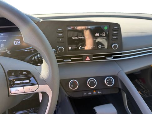 New 2026 Hyundai Elantra SE image 12