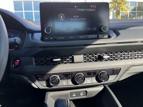 Used 2023 Honda Accord EX image 7