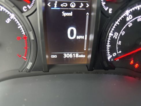 Used 2022 Toyota 4Runner SR5 Premium image 21