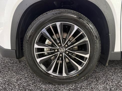 New 2026 Toyota Grand Highlander AWD Hybrid image 20