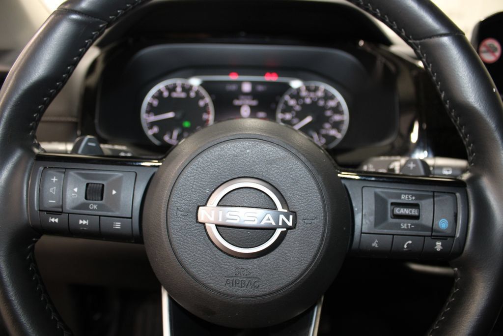 Used 2025 Nissan Pathfinder SL FWD image 28