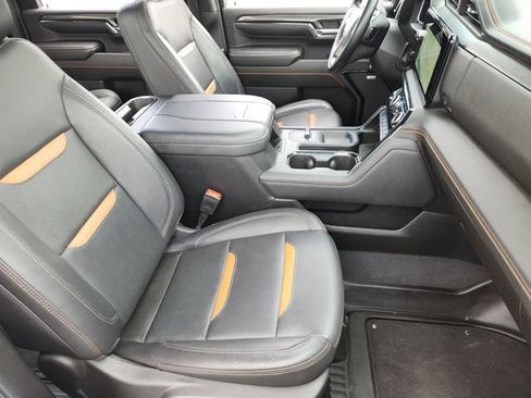 Used 2024 GMC Sierra 2500 AT4 w/ AT4 Premium Plus Package AWD/4WD image 12