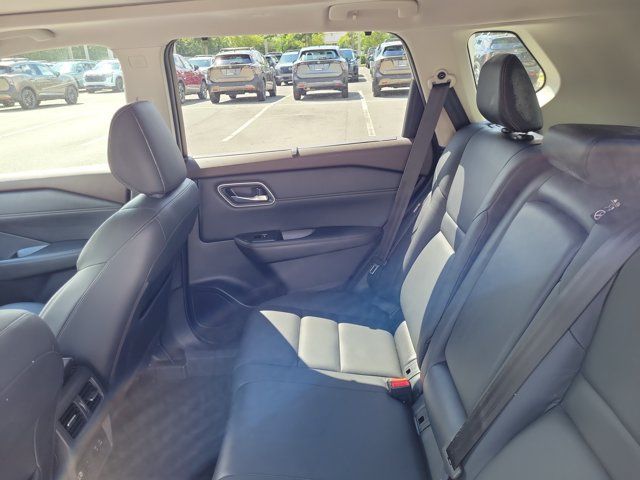 Used 2021 Nissan Rogue SL FWD image 14