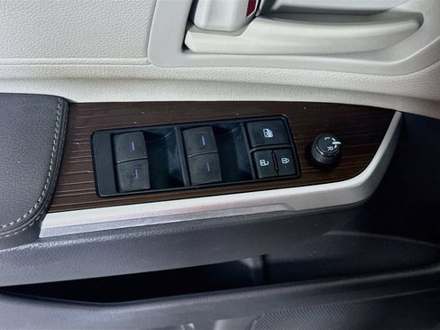 Certified 2022 Toyota Sienna LE FWD image 16