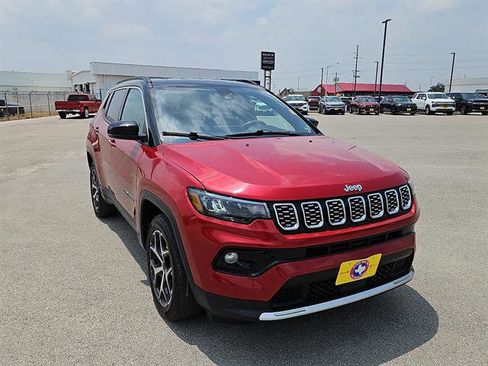 Used 2025 Jeep Compass Limited AWD/4WD image 7