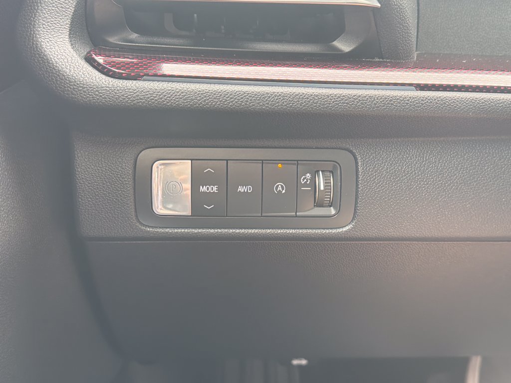 Certified 2024 Chevrolet Traverse RS w/ LPO, Floor Liner Package AWD/4WD image 23