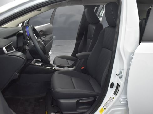 Used 2025 Toyota Corolla LE image 24