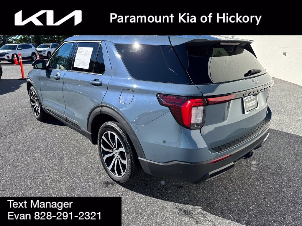 Used 2025 Ford Explorer ST-Line AWD/4WD image 5