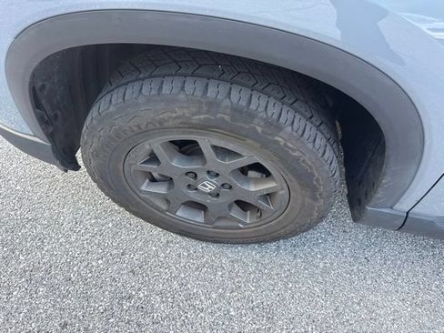 Certified 2025 Honda Pilot TrailSport image 9