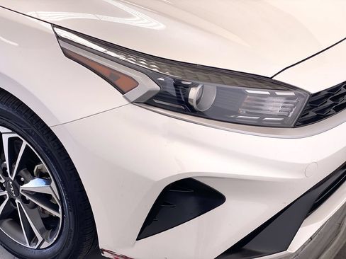 Used 2024 Kia Forte LXS FWD image 11