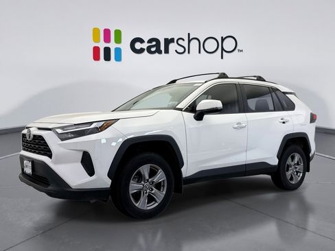 Used 2024 Toyota RAV4 XLE w/ Convenience Package FWD image 1