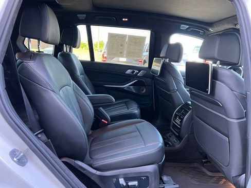 Used 2020 BMW X7 M50i w/ Dynamic Handling Package AWD/4WD image 20