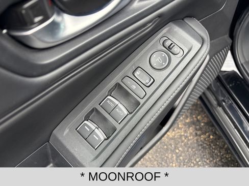 Used 2023 Honda Accord Sport image 11