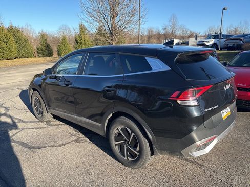 Certified 2023 Kia Sportage LX image 5