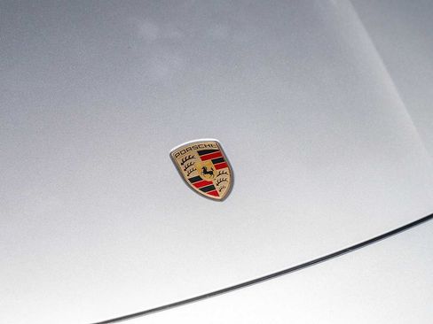 Used 2022 Porsche Taycan RWD image 5