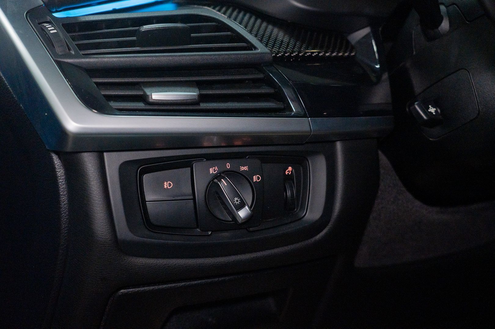 Used 2018 BMW X5 M AWD/4WD image 21