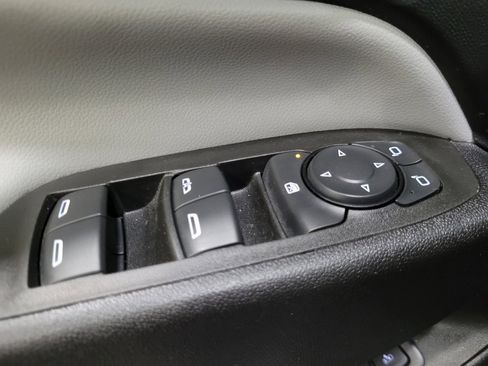 Used 2021 Chevrolet Equinox Premier FWD image 27