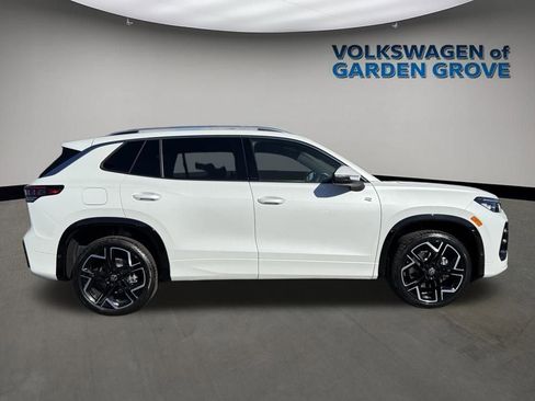 New 2026 Volkswagen Tiguan SEL R-Line AWD/4WD image 8