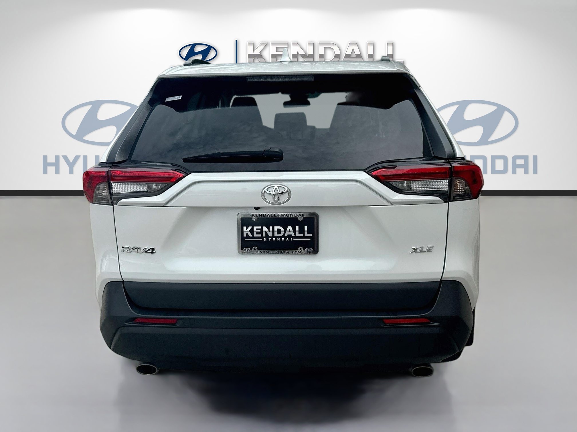 Used 2024 Toyota RAV4 XLE Premium FWD image 5