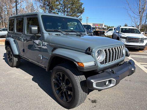 Used 2025 Jeep Wrangler Sahara w/ Safety Group image 5