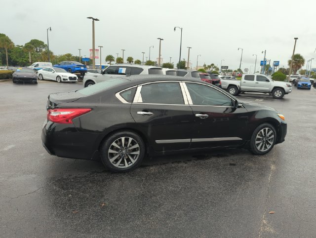 Used 2016 Nissan Altima 2.5 SV w/ Convenience Package FWD image 5
