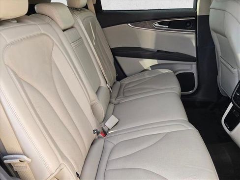 Used 2019 Lincoln Nautilus Reserve image 20