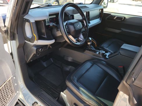 Used 2021 Ford Bronco Badlands image 11