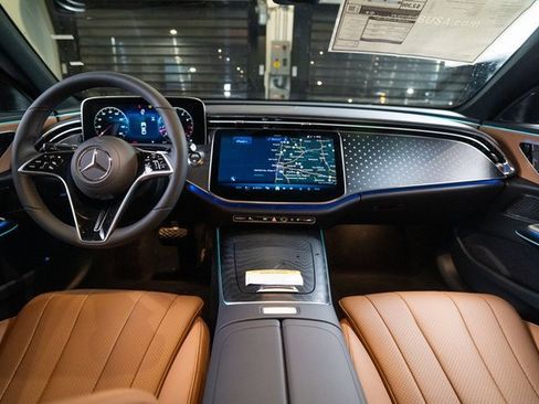 New 2026 Mercedes-Benz E 350 4MATIC Sedan image 8