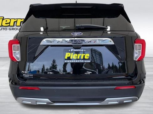 Used 2023 Ford Explorer XLT w/ Equipment Group 202A image 3