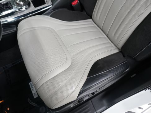 Used 2019 INFINITI QX80 Limited w/ All-Season Package image 11