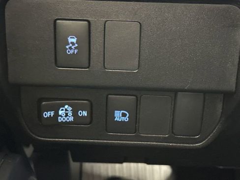 Used 2023 Toyota Tacoma SR AWD/4WD image 35