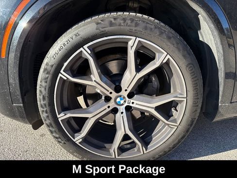 Used 2021 BMW X5 xDrive40i w/ M Sport Package image 11