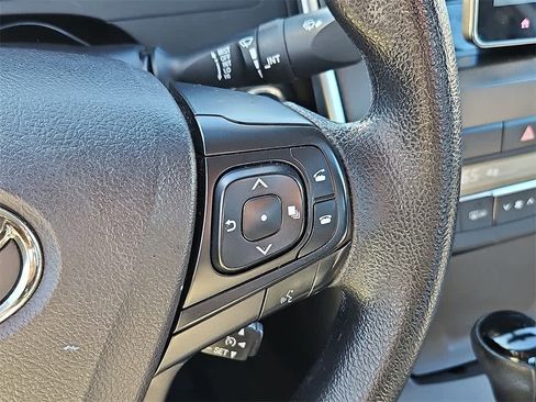 Used 2016 Toyota Camry LE image 18