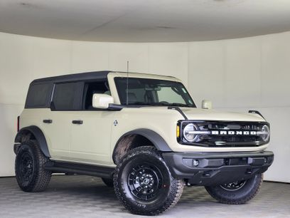 New 2026 Ford Bronco Outer Banks w/ Sasquatch Package