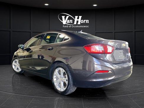 Used 2017 Chevrolet Cruze Premier image 3