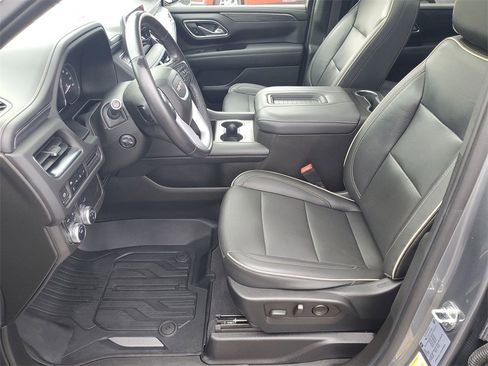 Used 2021 GMC Yukon XL SLT w/ SLT Premium Package image 5
