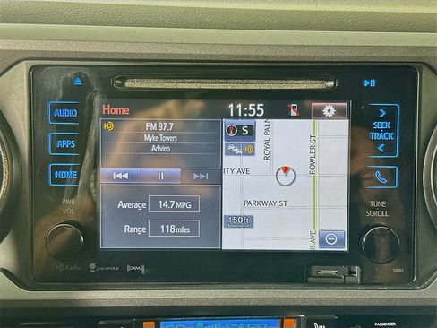 Used 2016 Toyota Tacoma TRD Sport image 18