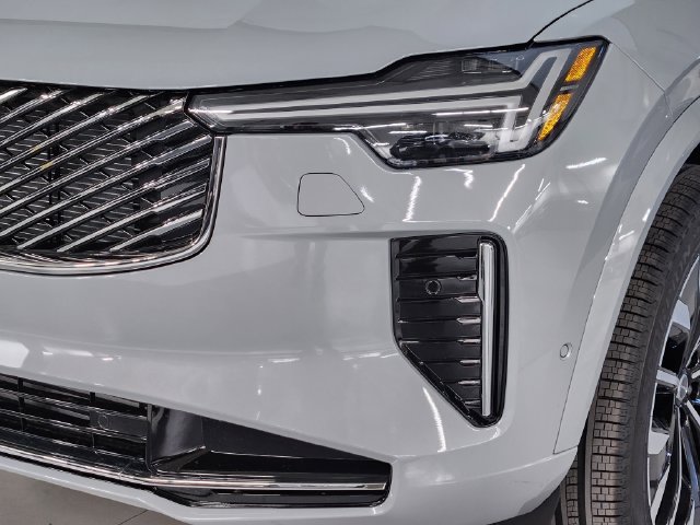 New 2026 Volvo XC90 T8 Plus w/ Protection Package Premier AWD/4WD image 12
