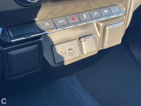 Used 2021 Chevrolet Silverado 1500 Custom image 20