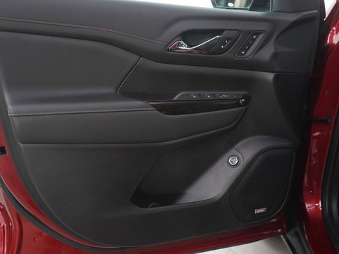 Used 2023 GMC Acadia AT4 w/ Technology Package image 21