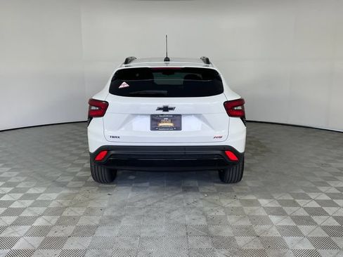 New 2026 Chevrolet Trax RS w/ Sunroof Package FWD image 22