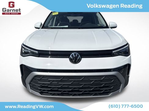 New 2025 Volkswagen Taos SE image 8