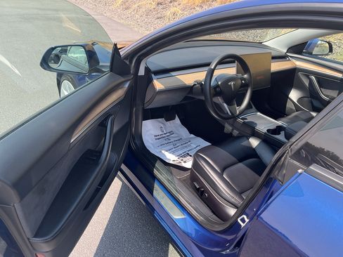 Used 2022 Tesla Model 3 Long Range AWD/4WD image 7