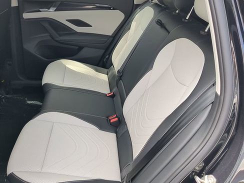 New 2026 Volkswagen Tiguan SE FWD image 17