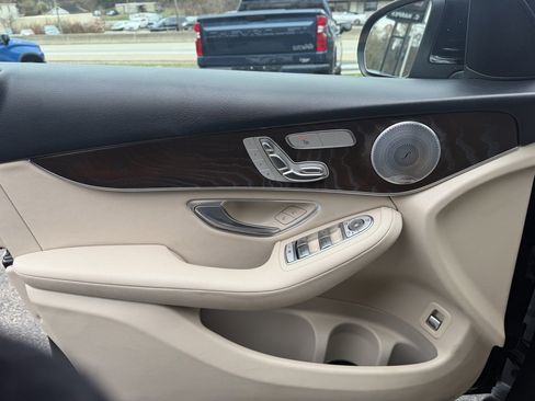 Used 2020 Mercedes-Benz GLC 300 GLC 300 Coupe image 30