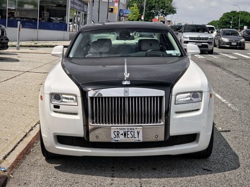 Used 2012 Rolls-Royce Ghost RWD image 3