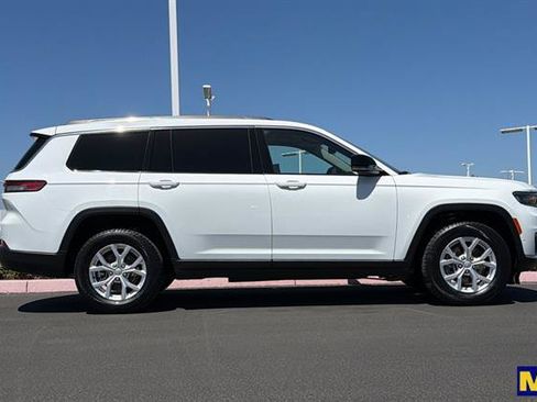 Used 2023 Jeep Grand Cherokee L Limited w/ Luxury Tech Group II AWD/4WD image 3