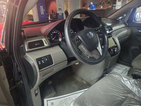Used 2015 Honda Odyssey EX image 8