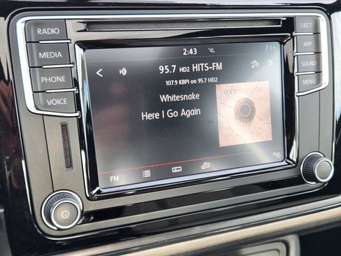 Used 2018 Volkswagen Beetle 2.0T Coast image 27