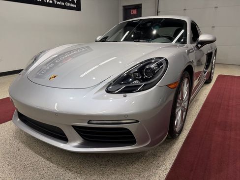 Used 2019 Porsche 718 Cayman RWD image 5